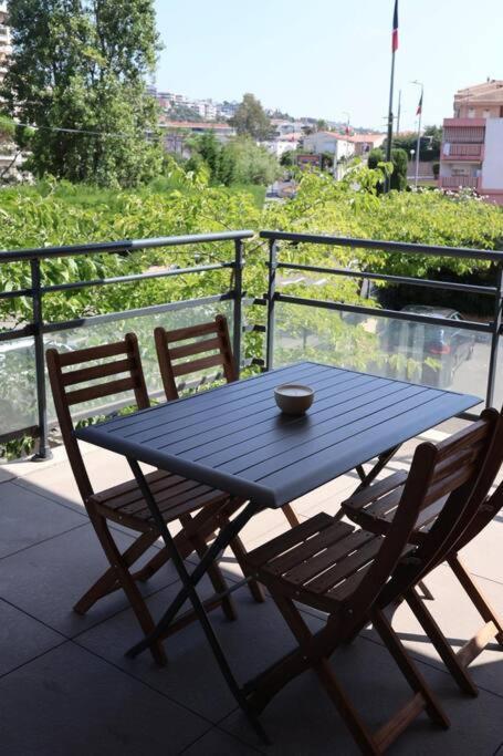 Suberbe Appartement Climatise Avec Terrasse Saint-Raphaël Kültér fotó