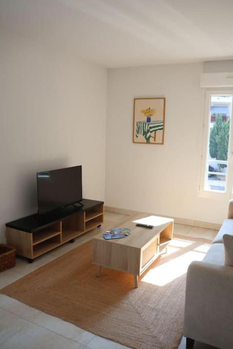 Suberbe Appartement Climatise Avec Terrasse Saint-Raphaël Kültér fotó